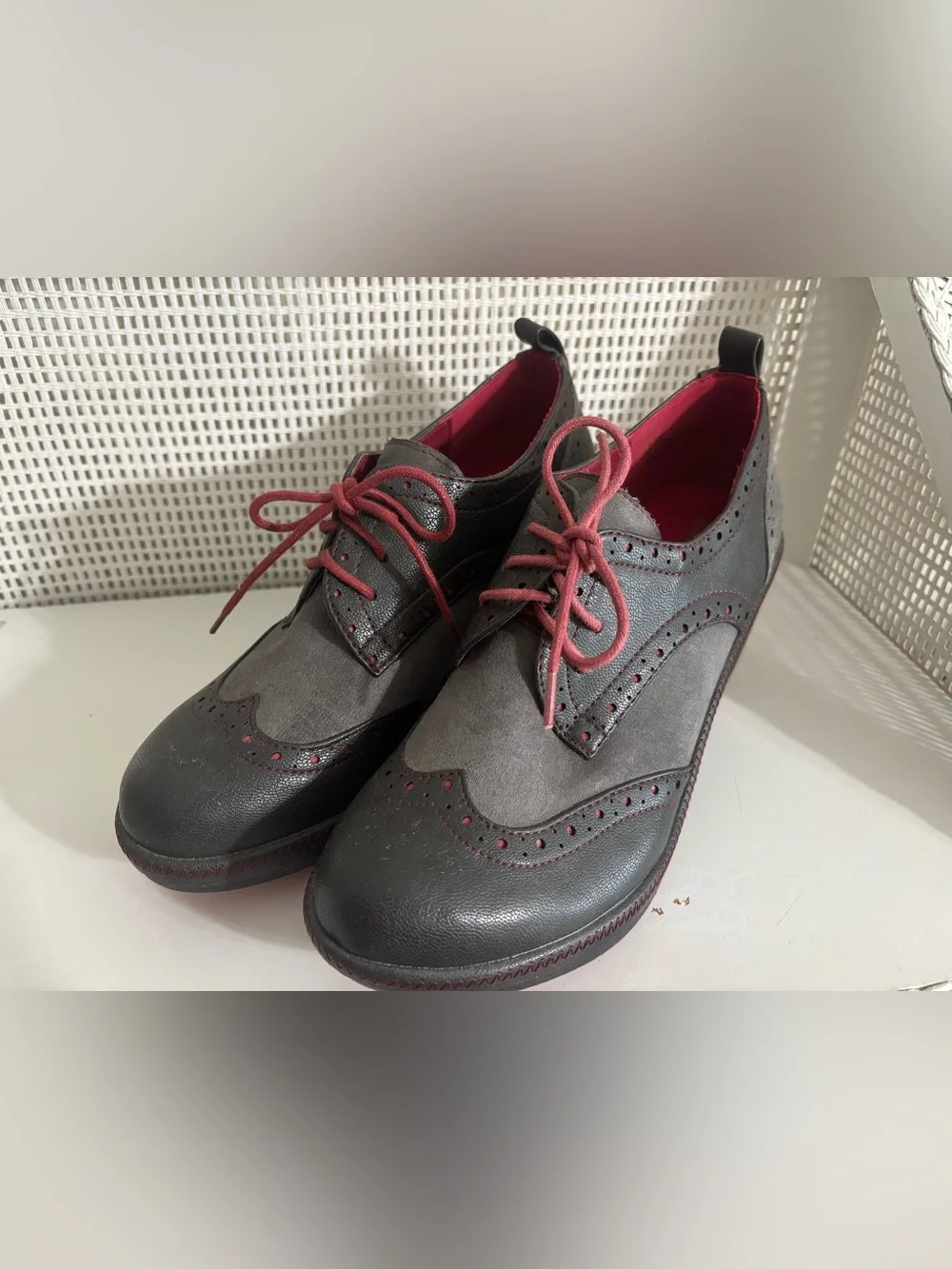 J-41 Adventure On Wingtip Lace-Up Wedge Heel 2-Tone Gray Oxfords - 8.5M - NWOT